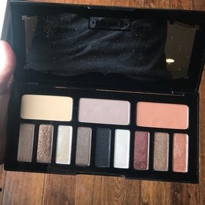 Kat Von D Shade + Light shadow palette